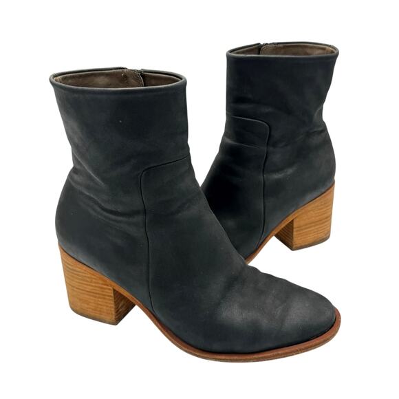 COCLICO designer Black leather minimalist ankle boots made in Spain - Picture 1 of 16